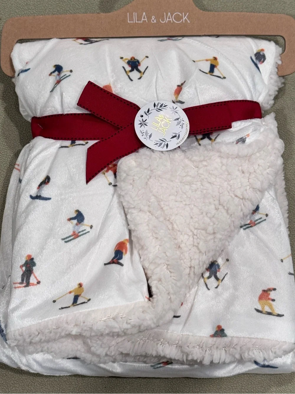 NWT Lila & Jack Skiers Sherpa Baby Blanket Holiday Ski Print Plush White